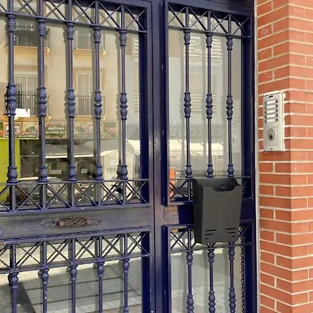 Atico Moderno Con Terraza Privada En Centro