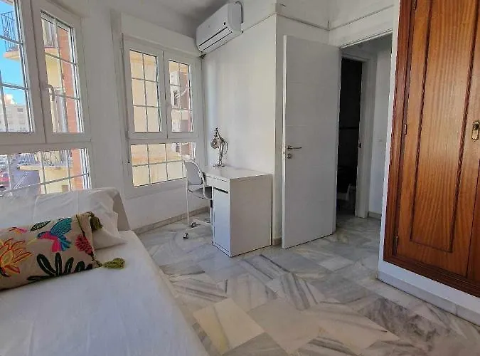 ático Moderno Con Terraza Privada En Centro